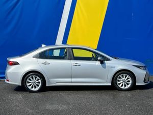 Toyota Corolla LUNA 1.8 HYBRID // ADAPTIVE CRUISE - Image 2