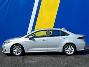 Toyota Corolla LUNA 1.8 HYBRID // ADAPTIVE CRUISE - Image 3