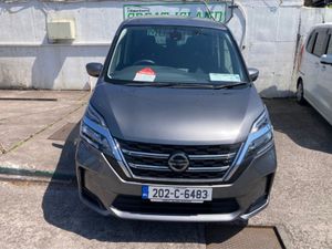 Nissan Serena 2.0 Petrol Hybrid - Image 4