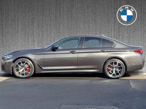 BMW 5 Series 530e M Sport Saloon - Image 4