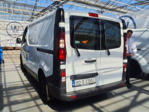 Renault Trafic Sl28 Energy Dci 120 Business M - 1 - Image 4