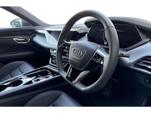 Audi e-tron GT quattro 93kwh - Pan Roof - Leather - Image 3