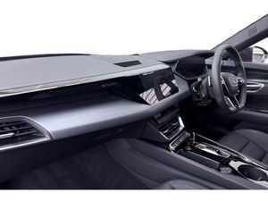 Audi e-tron GT quattro 93kwh - Pan Roof - Leather - Image 4