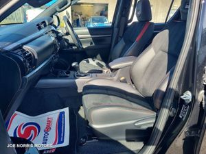Toyota HiLux 2.4 Z GR Sport Invincible 4WD Double - Image 4