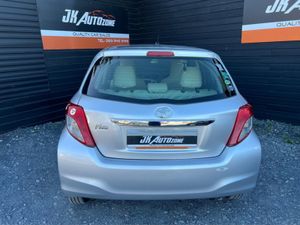 Toyota Yaris 1.0 Vitz Auto 5DR - Image 4