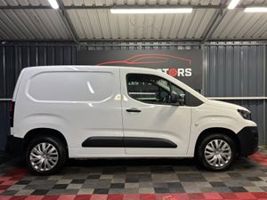 2022 222 Peugeot Partner Manual Vat INC - Image 4