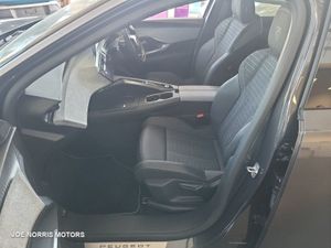 Peugeot 3008 GT 1.2 Mhev 136 E-dct6 Demo Model - Image 3