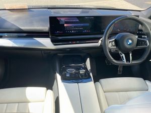 BMW 5 Series 530e M Sport Saloon - Image 4