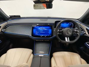 Mercedes-Benz E-Class E 300 E AMG Edition Plus - Image 4