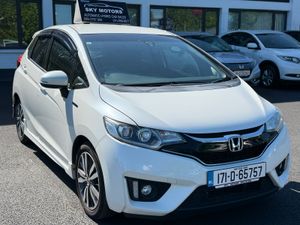 2017 Honda Jazz/Fit 1.5 Hybrid auto Top Specs - Image 4