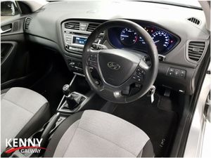 Hyundai i20 Petrol Deluxe 5DR - Image 2