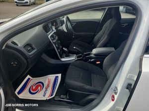 Volvo V40 1.6 T4 Automatic - Image 3