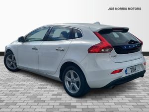 Volvo V40 1.6 T4 Automatic - Image 4