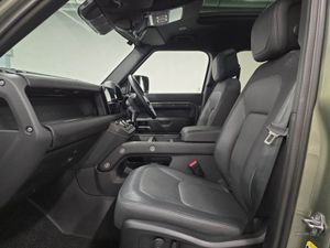 Land Rover Defender 3.0 D250 X-dynamic HSE 110 5d - Image 3