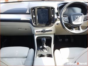Volvo XC40 D3 150hp Momentum Pro (premium Sound / - Image 2