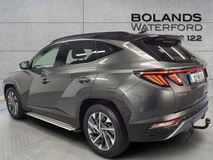 Hyundai Tucson 2WD Executive Plus w 2 Tone Roof F - Image 2