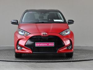 Toyota Yaris 1.0 5spd Luna Sport  2tone Roof reve - Image 2