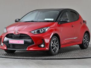 Toyota Yaris 1.0 5spd Luna Sport  2tone Roof reve - Image 3