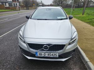 Volvo V40 CROSS COUNTRY D2 PLUS ED 5DR Diesel - Image 2