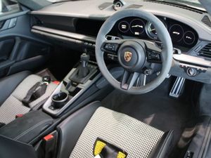 Porsche 911 GT3 - Image 4