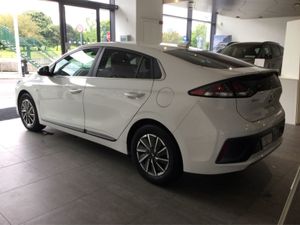 Hyundai Ioniq Premium EV - Only 32 000 Km - - Image 3