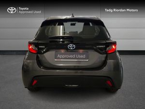 Toyota Yaris Hybrid Luna - Image 4