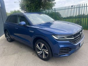 Volkswagen Touareg 3.0 TDI Business 231HP Black P - Image 2