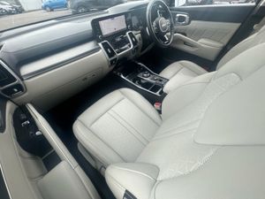 Kia Sorento K3 5P 5DR AUTO - Image 4