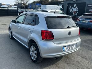 Volkswagen Polo 2014 with CarPlay - Image 3