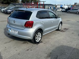 Volkswagen Polo 2014 with CarPlay - Image 4