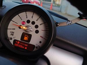 Mini Cooper 2013 low mileage - Image 3