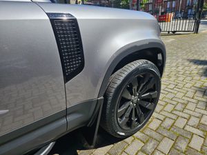 2021 LANDROVER DEFENDER D300 HARD TOP VAN AUTO. - Image 4