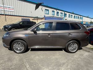 2017 Mitsubishi Outlander PHEV 2.0 4WD SUV AUTO - Image 4