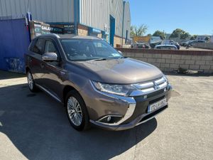 2017 Mitsubishi Outlander PHEV 2.0 4WD SUV AUTO - Image 3