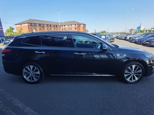KIA 1.7CRDI **HARMON/KARDON** AUTOMATIC ESTATE - Image 4