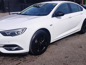 192 OPEL INSIGNIA SRI HiSpec 32k Warranty AS NEW C - Image 2