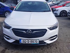 192 OPEL INSIGNIA SRI HiSpec 32k Warranty AS NEW C - Image 3
