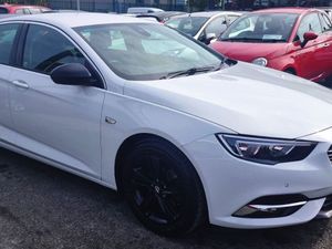 192 OPEL INSIGNIA SRI HiSpec 32k Warranty AS NEW C - Image 4