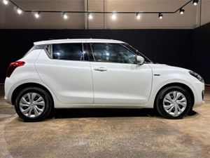Suzuki Swift 1.2 Hybrid MG Limited Automatic - Image 2