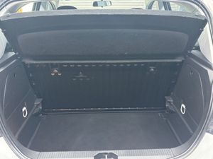 Opel Corsa SC 1.4 I 90ps 5DR - Image 3