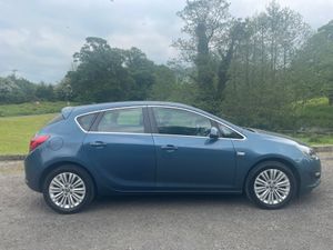 Opel Astra 2014 , low milage - Image 2