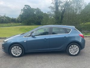 Opel Astra 2014 , low milage - Image 3