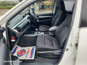 Toyota HiLux 2.4 Diesel 4WD Double CAB Auto - Image 4