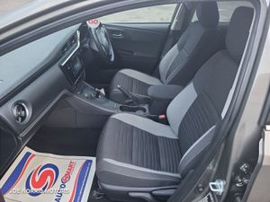Toyota Auris Hybrid Sol Automatic - Image 3