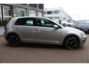Volkswagen Golf 1.6 TDI TRENDINE 5DR HATCHBACK 110 - Image 3