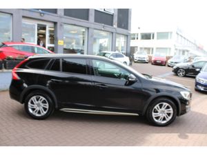 Volvo V60 2.0D4 SE CROSS COUNTRY 5DR ESTATE AUTOMA - Image 2