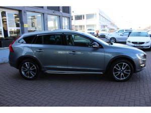 Volvo V60 2.0D4 CROSS COUNTRY SE LUXURY 190BHP 5DR - Image 3
