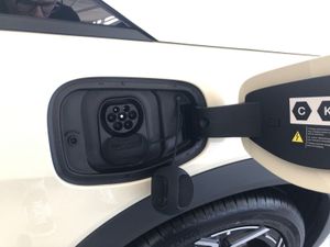 BYD DOLPHIN Comfort (60kwh  204PS) Adaptive Intel - Image 4