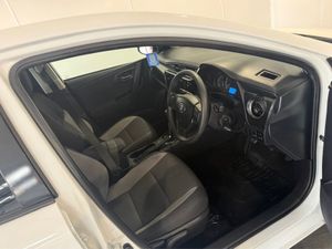 Toyota Auris Auris VAN 1.4 D-4d Terra 4DR - Image 3