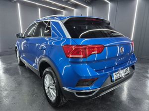 Volkswagen T-Roc Design 1.5 TSI Manual 6speed FWD - Image 3